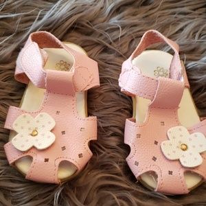 Adorable new without tags pink sandals